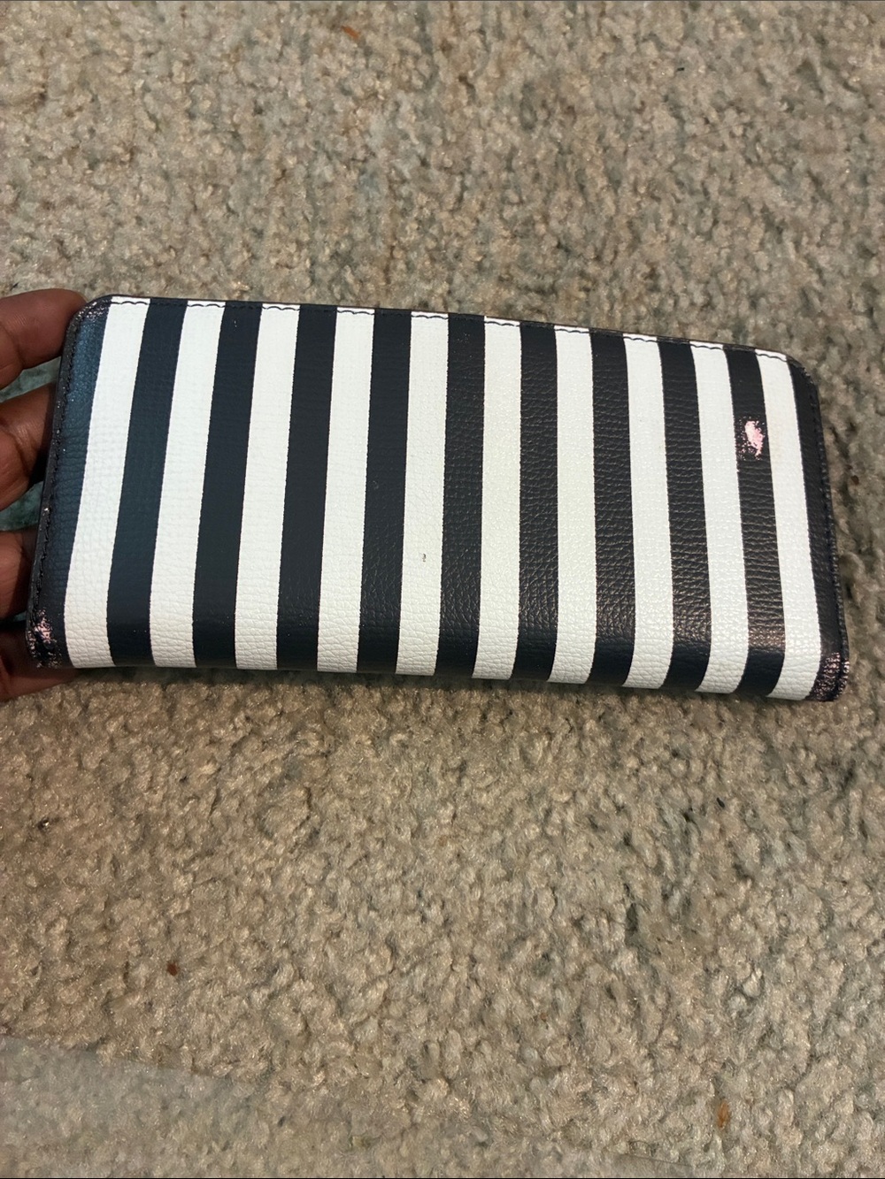 Henri Bendel Black and White Striped Zip-Around Wallet - Picture 5 of 9